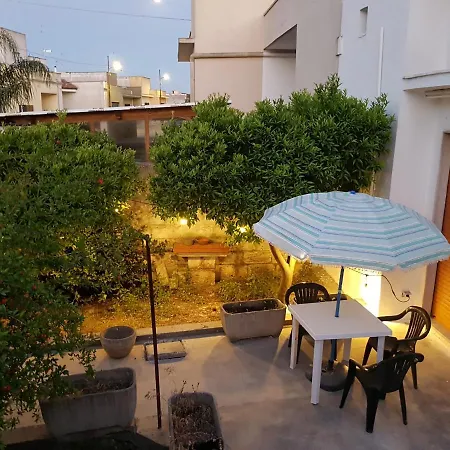 Casa Vacanze Nonna Maria Carpignano Salentino Exterior photo